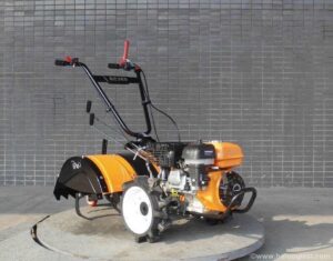 Benzinski motokultivator 6.5ks sa vučnom frezom